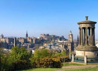 How to plan your first visit of Edinburgh?